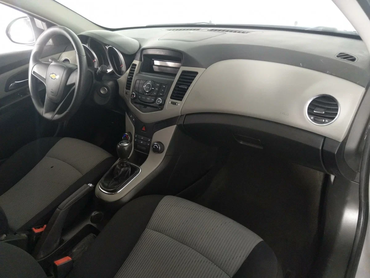 Chevrolet Cruze, Серебряный, 2012, Механическая, 109 л.с., цена от 444 000 руб.