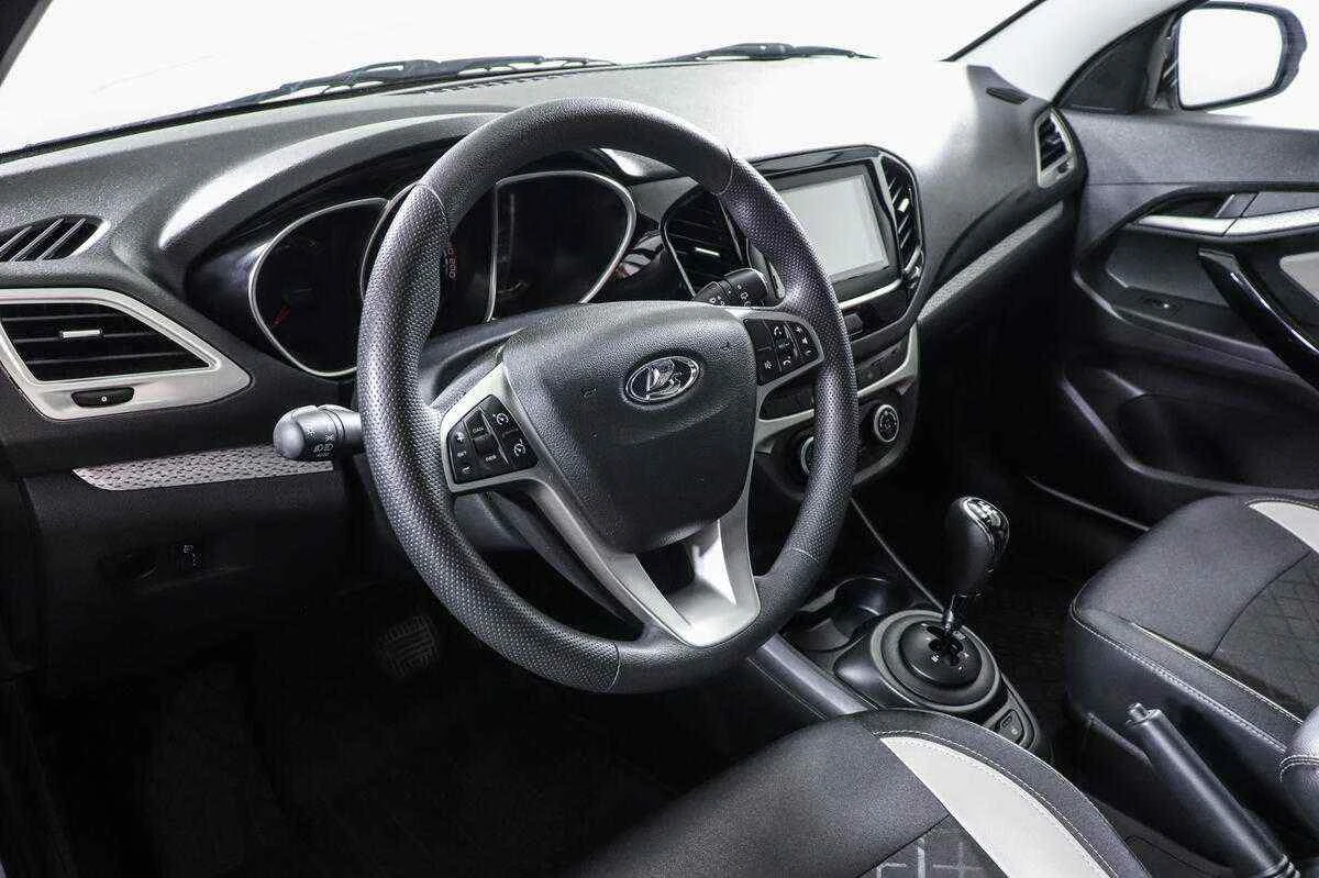 LADA Vesta SW Cross, Белый, 2019, Робот, 122 л.с., цена от 593 000 руб.