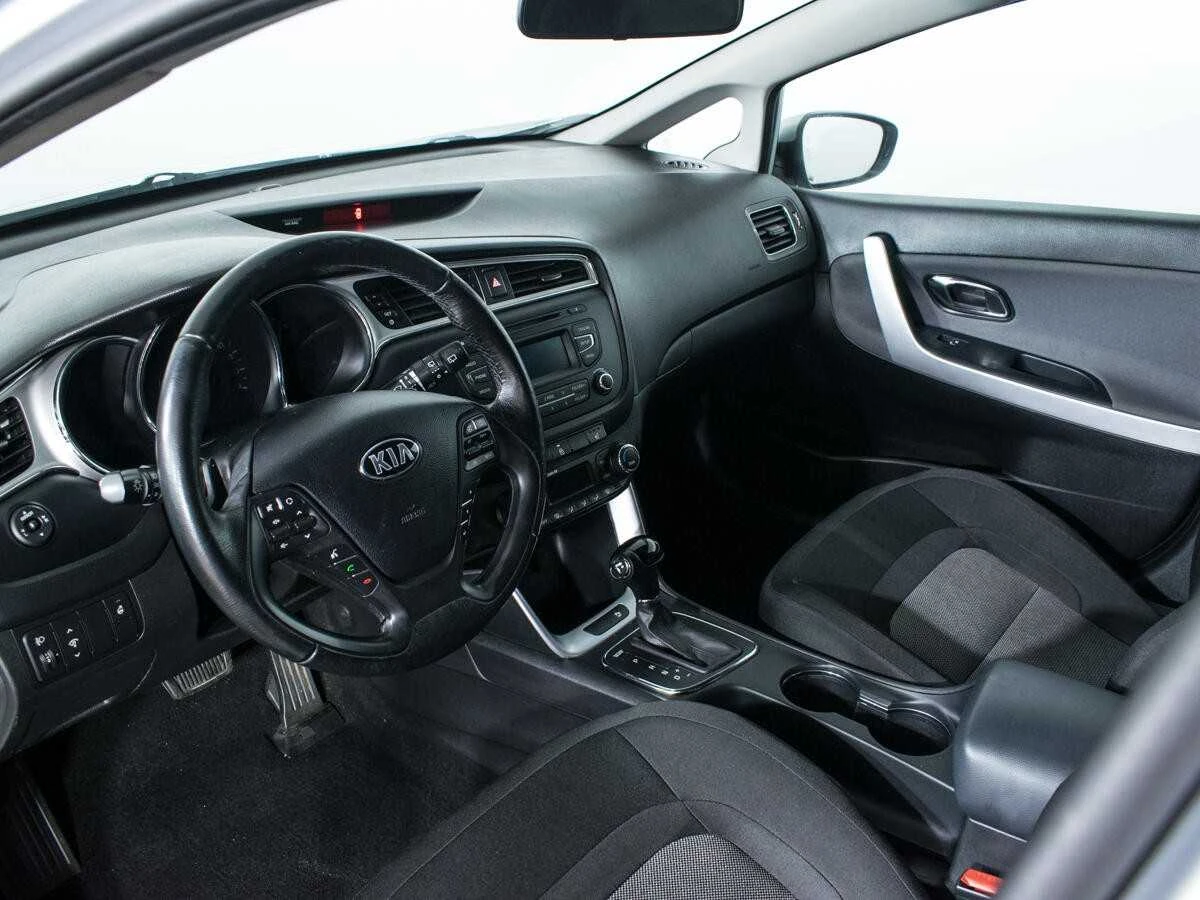 KIA CEED, Серебряный, 2016, Автоматическая, 130 л.с., цена от 880 000 руб.
