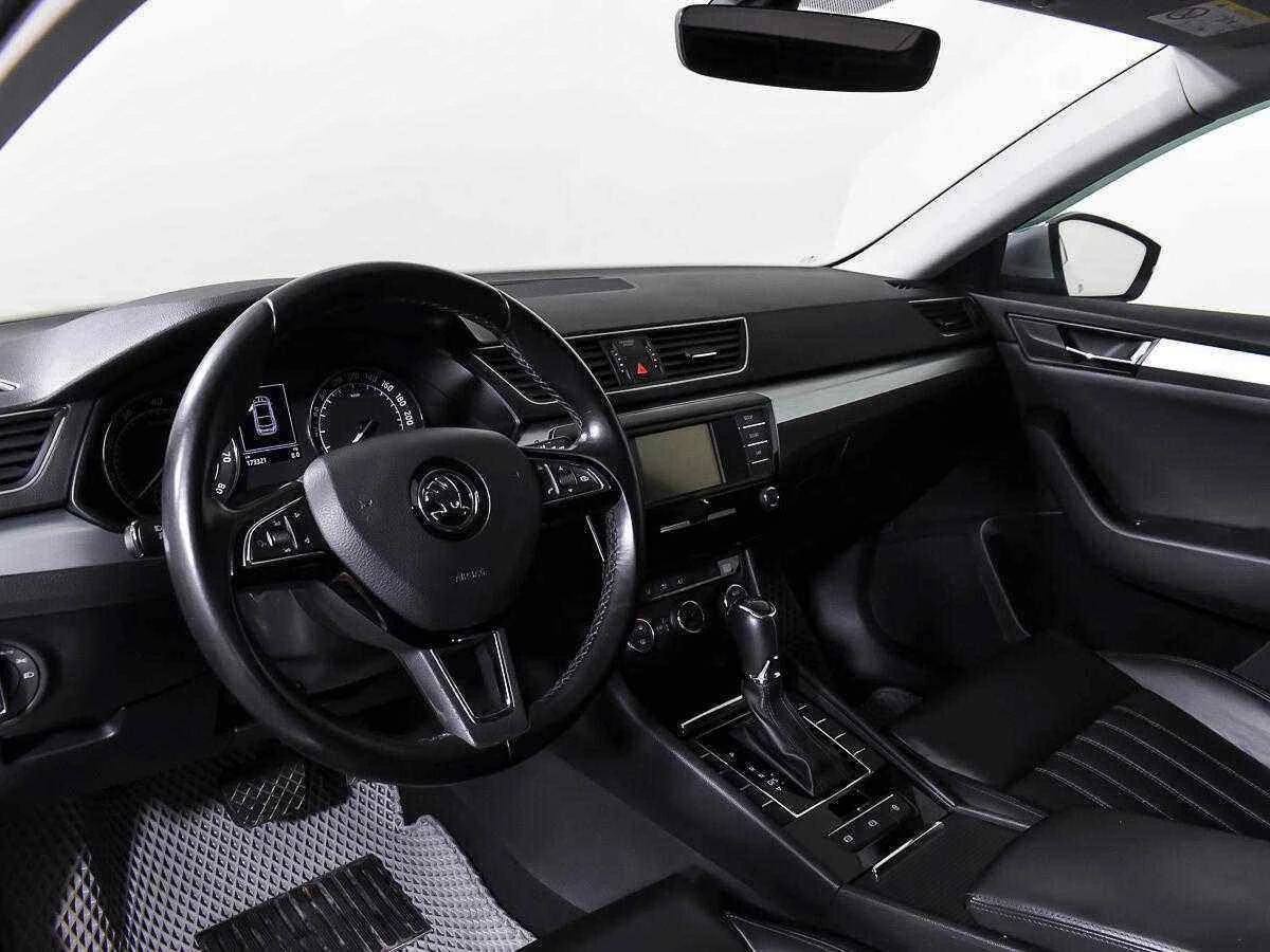 Skoda Superb, Серебряный, 2016, Робот, 180 л.с., цена от 882 000 руб.