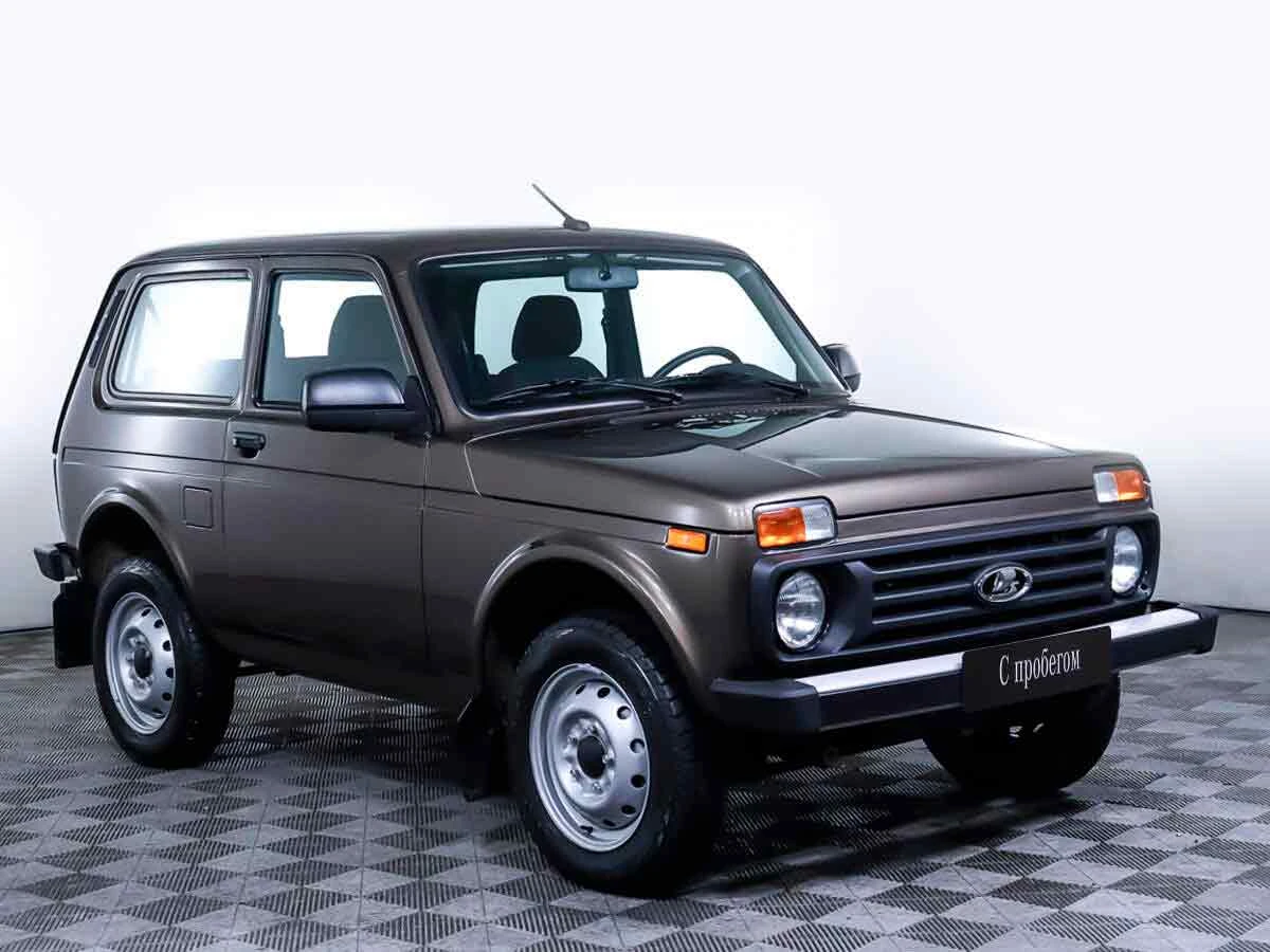 LADA NIVA LEGEND, Коричневый, 2022, Механическая, 83 л.с., цена от 568 000 руб.