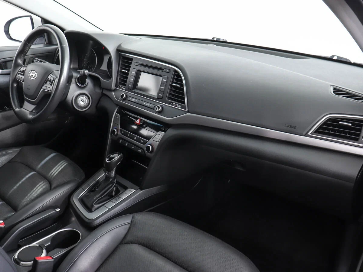 Hyundai Elantra, Белый, 2016, Автоматическая, 150 л.с., цена от 824 000 руб.
