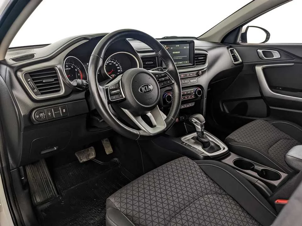 KIA CEED, Белый, 2018, Робот, 140 л.с., цена от 1 144 000 руб.