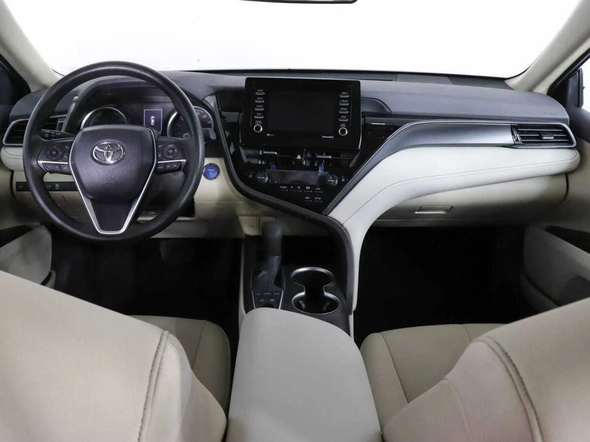 TOYOTA CAMRY, Серый, 2022, Вариатор, 178 л.с., цена от 1 944 000 руб.