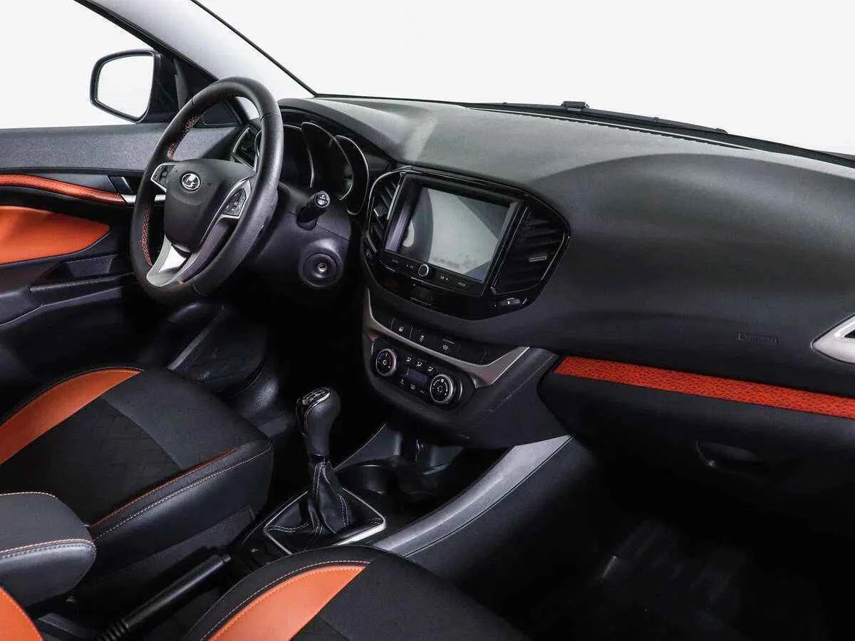 LADA Vesta SW Cross, Черный, 2021, Механическая, 122 л.с., цена от 992 000 руб.