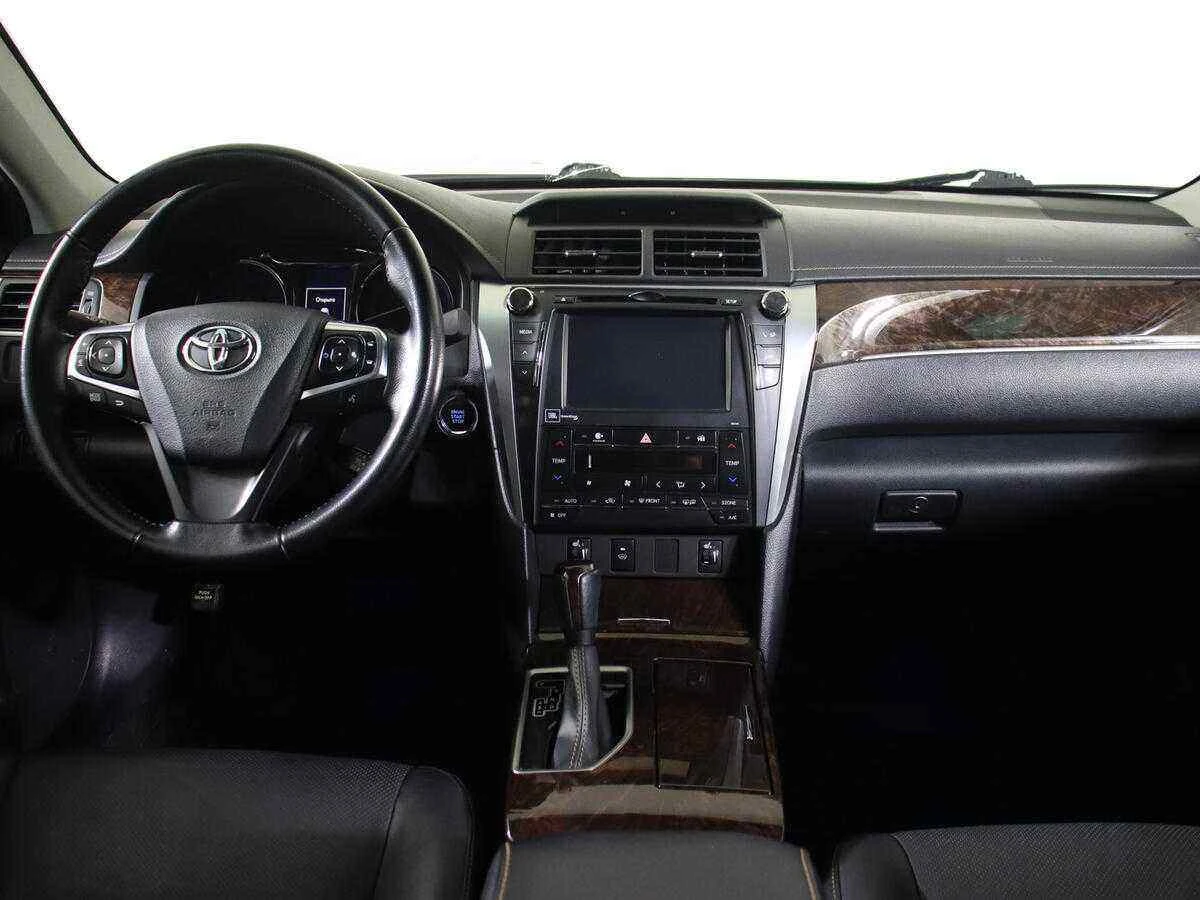 Toyota Camry, Белый, 2018, Автоматическая, 150 л.с., цена от 1 517 000 руб.