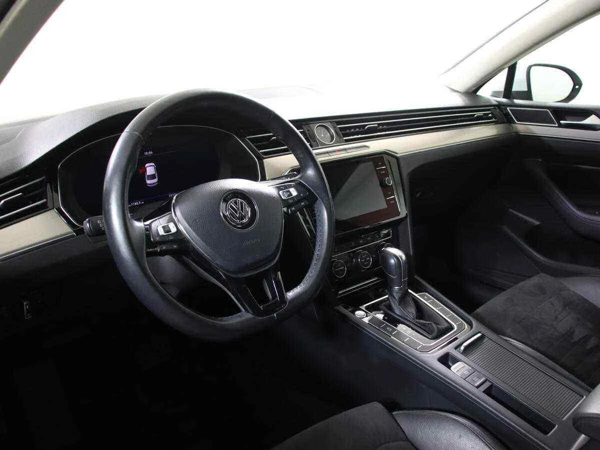 Volkswagen Passat, Белый, 2016, Робот, 152 л.с., цена от 1 180 000 руб.