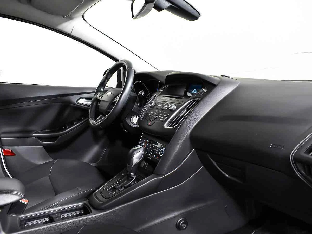 Ford Focus, Белый, 2015, Робот, 105 л.с., цена от 520 000 руб.