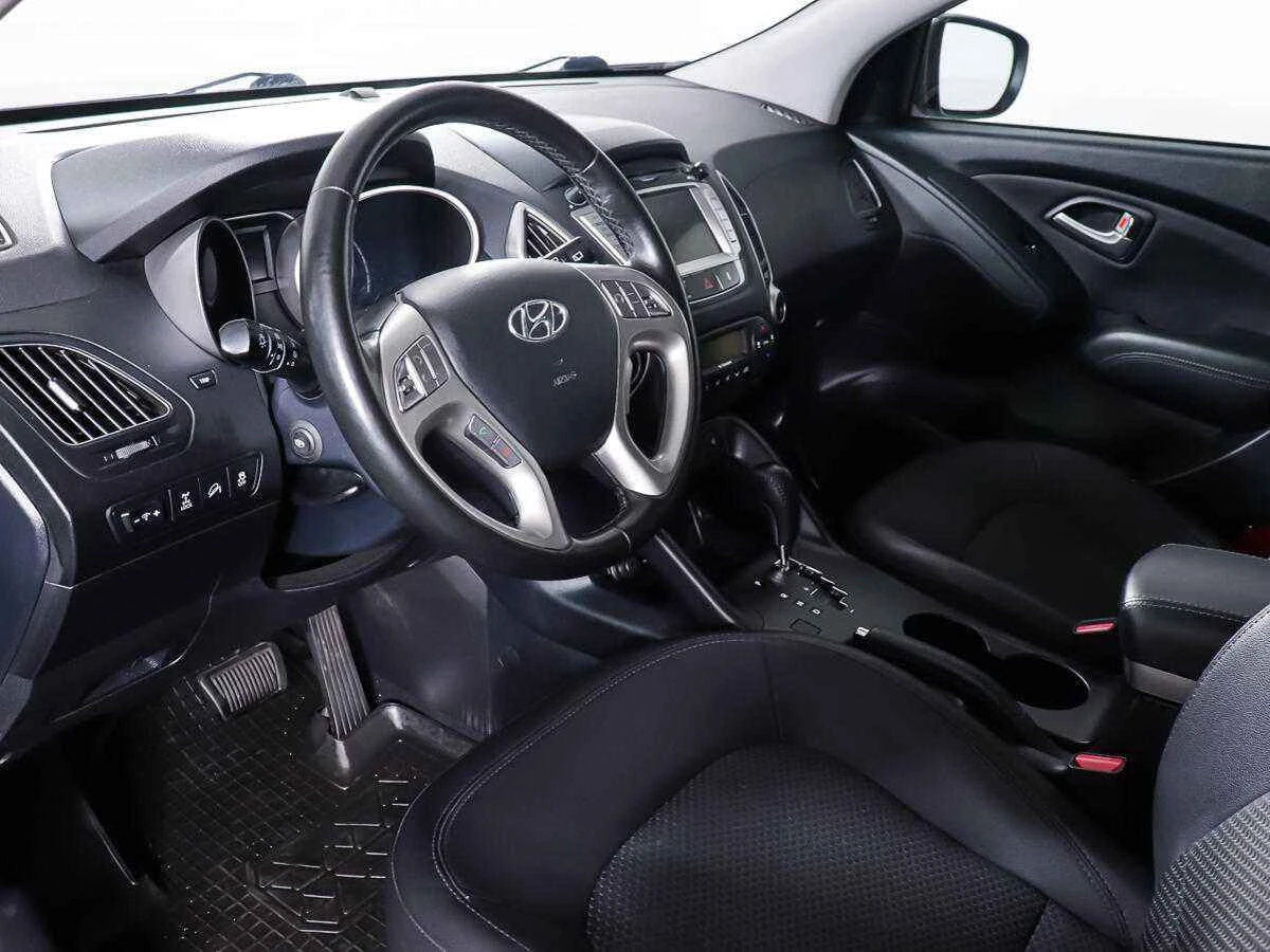 Hyundai ix35, Бежевый, 2015, Автоматическая, 150 л.с., цена от 939 000 руб.