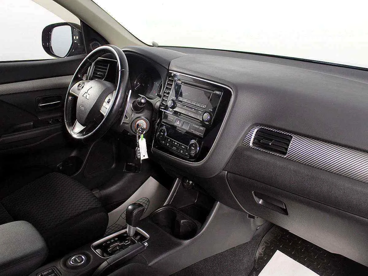 Mitsubishi Outlander, Черный, 2013, Вариатор, 146 л.с., цена от 924 000 руб.