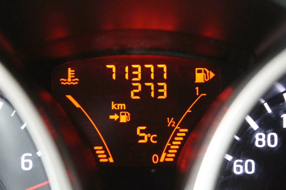 Nissan Juke, Красный, 2012, Вариатор, 117 л.с., цена от 549 000 руб.