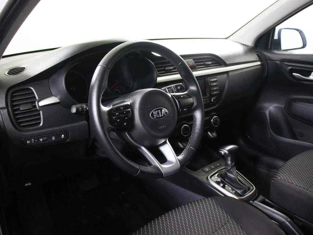 KIA Rio, Белый, 2018, Автоматическая, 123 л.с., цена от 880 000 руб.