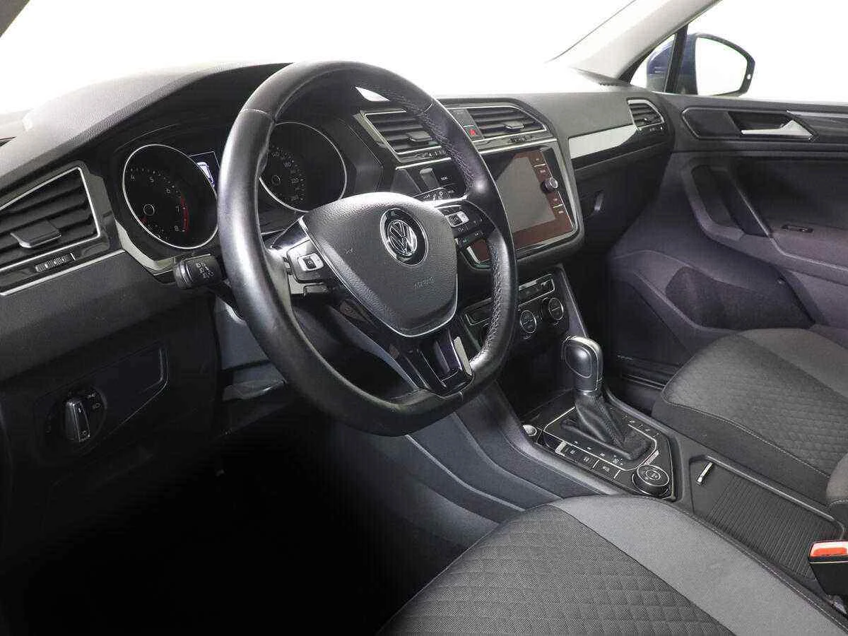 Volkswagen Tiguan, Синий, 2017, Робот, 180 л.с., цена от 1 452 000 руб.