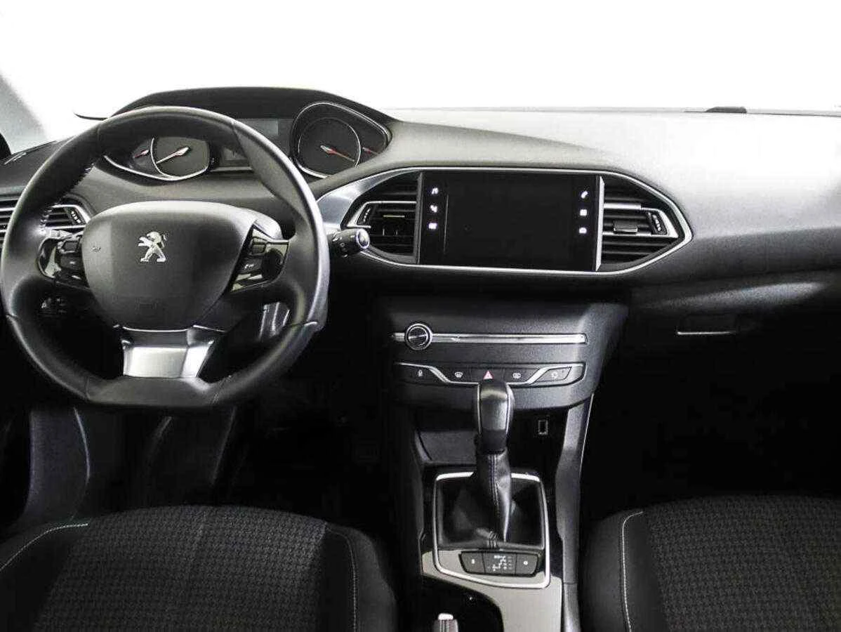 Peugeot 308, Белый, 2017, Автоматическая, 120 л.с., цена от 630 000 руб.