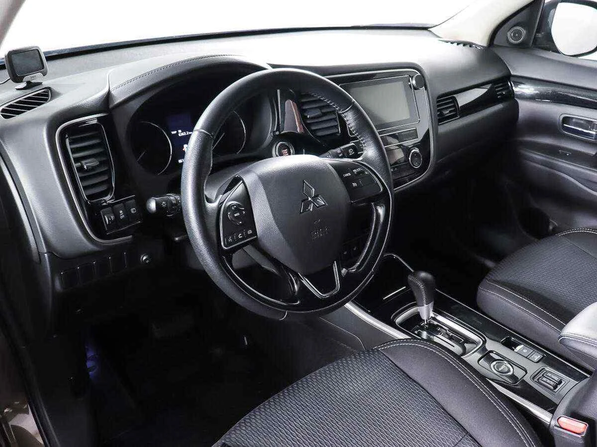 Mitsubishi Outlander, Коричневый, 2017, Автоматическая, 146 л.с., цена от 1 301 000 руб.