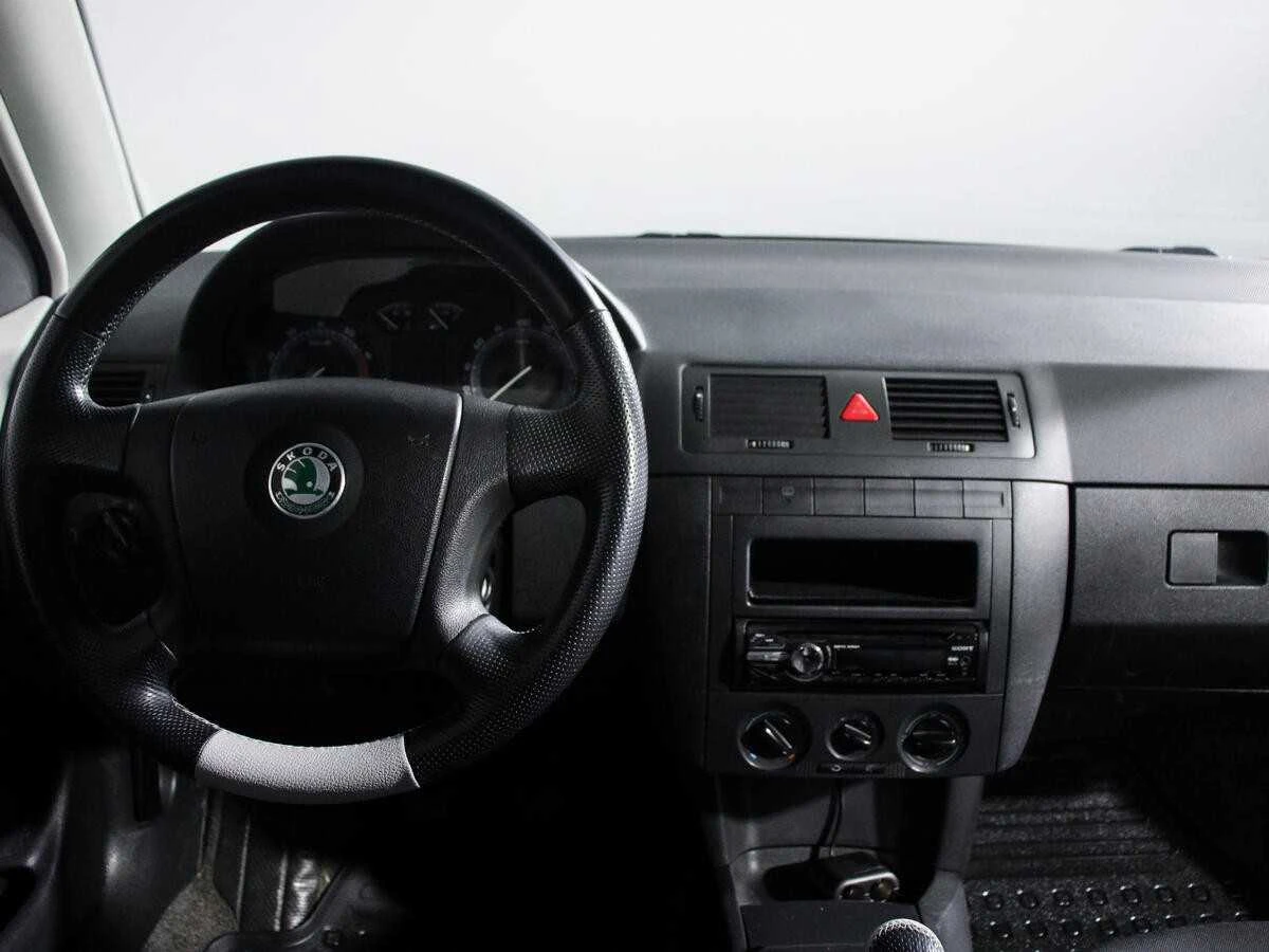 SKODA FABIA, Серебряный, 2006, Механическая, 64 л.с., цена от 344 000 руб.
