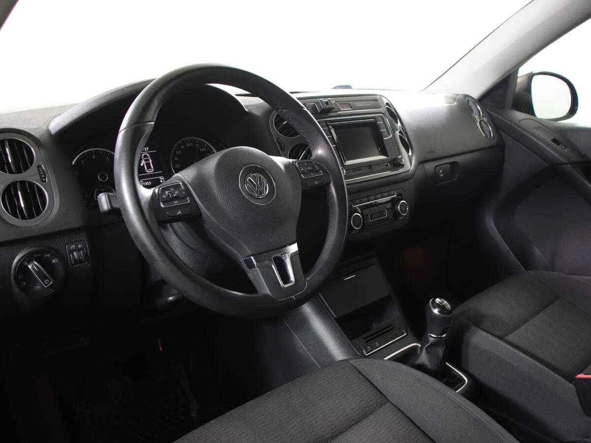 Volkswagen Tiguan, Коричневый, 2018, Механическая, 200 л.с., цена от 1 149 000 руб.