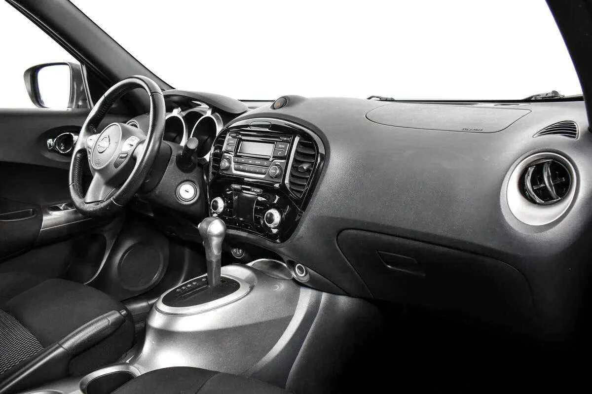 Nissan Juke, Серебряный, 2015, Вариатор, 117 л.с., цена от 933 500 руб.