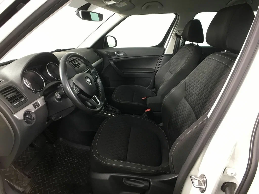 Skoda Yeti, Белый, 2016, Робот, 110 л.с., цена от 947 000 руб.