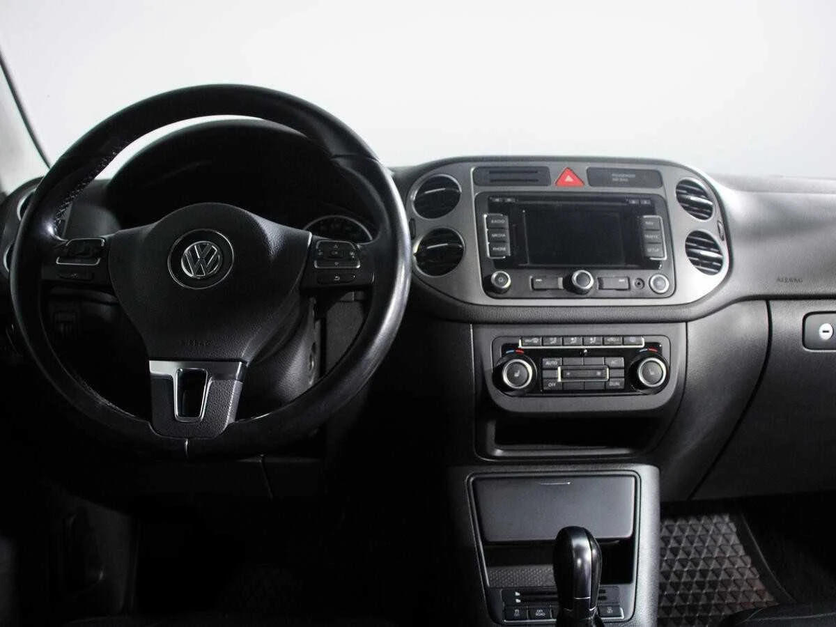 VOLKSWAGEN TIGUAN, Серебряный, 2011, Автоматическая, 170 л.с., цена от 851 200 руб.