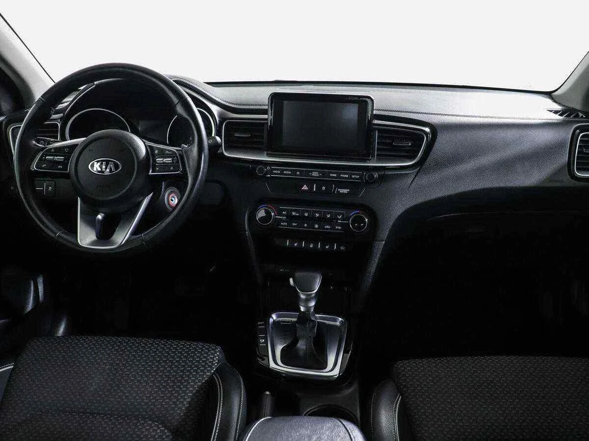 KIA Ceed, Синий, 2018, Робот, 140 л.с., цена от 1 030 000 руб.