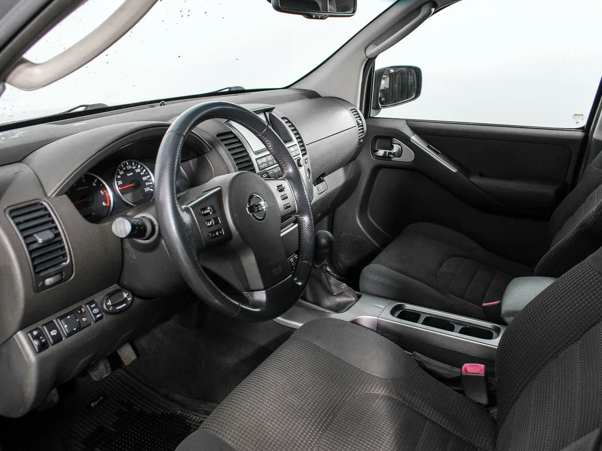 Nissan Pathfinder, Серый, 2005, Механическая, 174 л.с., цена от 450 000 руб.