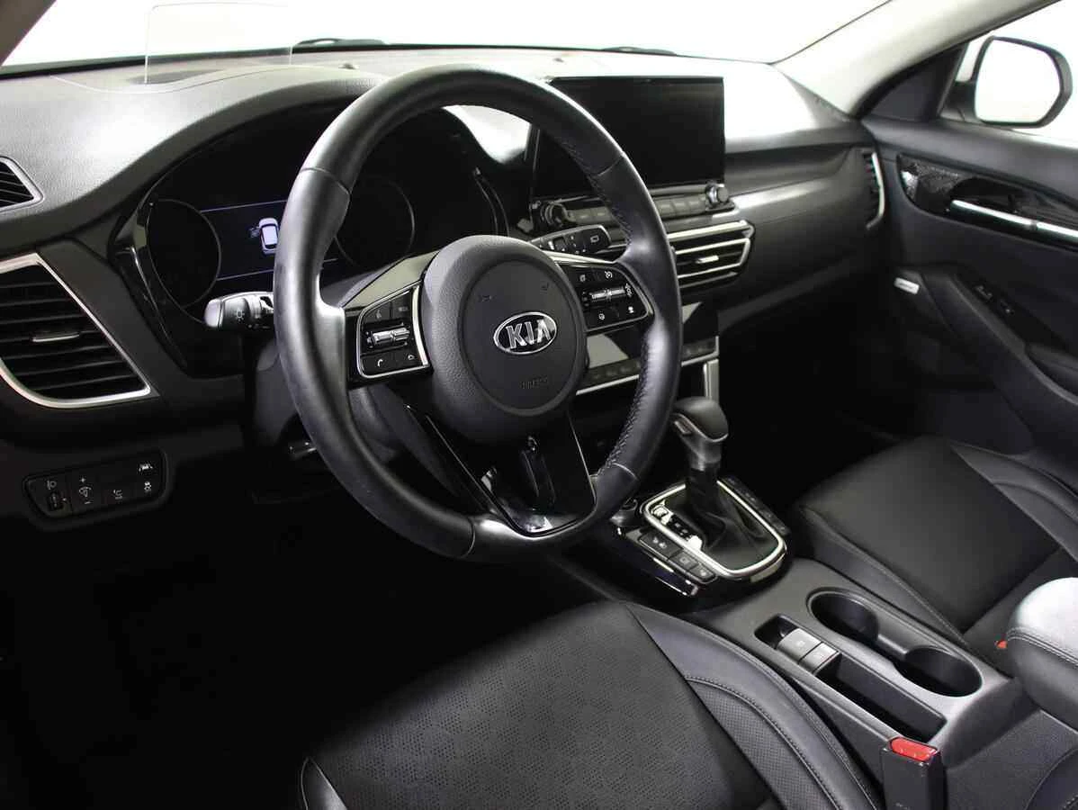 KIA Seltos, Белый, 2020, Вариатор, 149 л.с., цена от 1 890 000 руб.