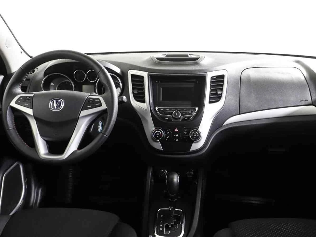 Changan CS35, Коричневый, 2018, Автоматическая, 113 л.с., цена от 1 260 000 руб.