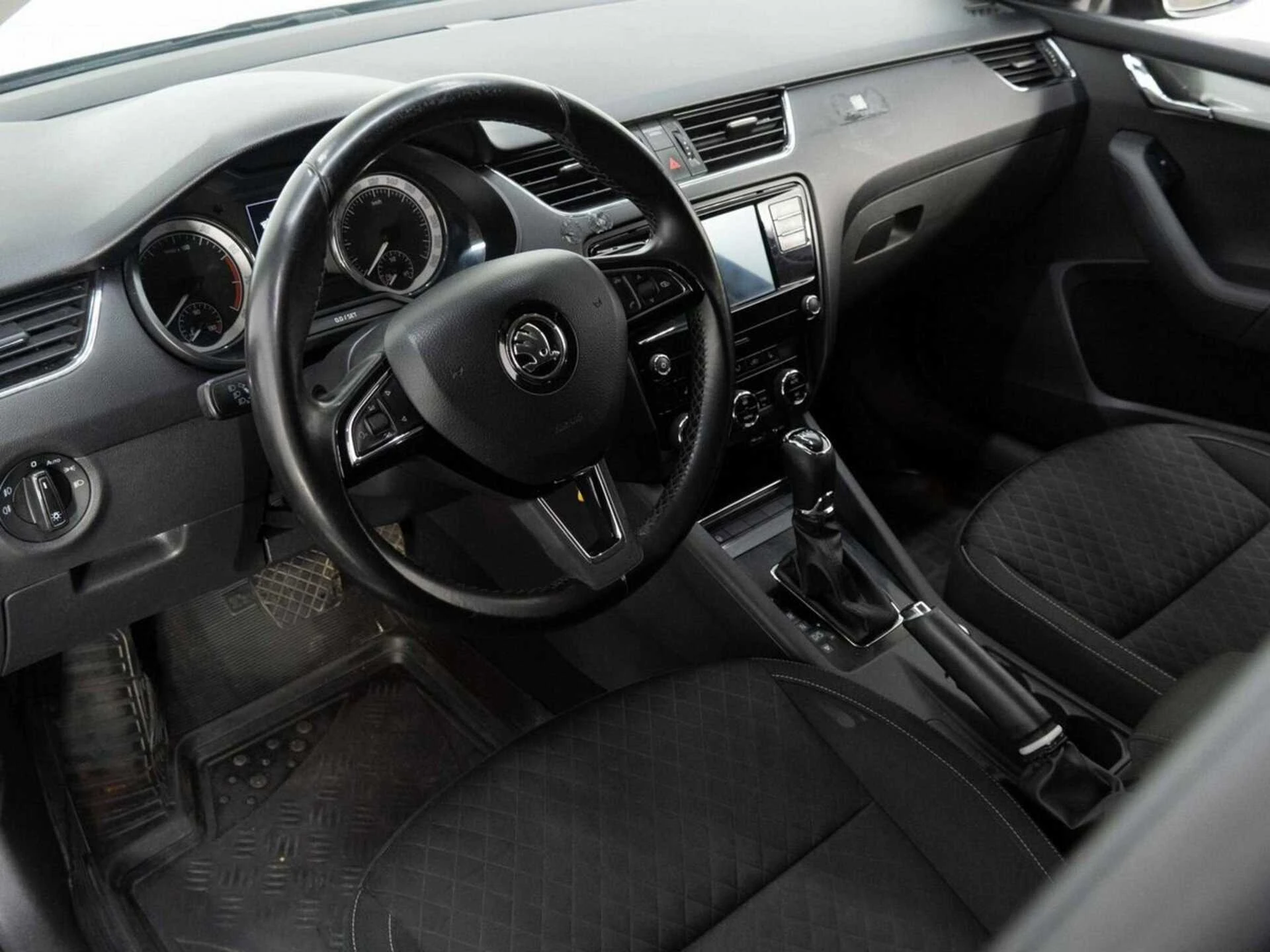 SKODA OCTAVIA, Серый, 2017, Робот, 150 л.с., цена от 896 000 руб.