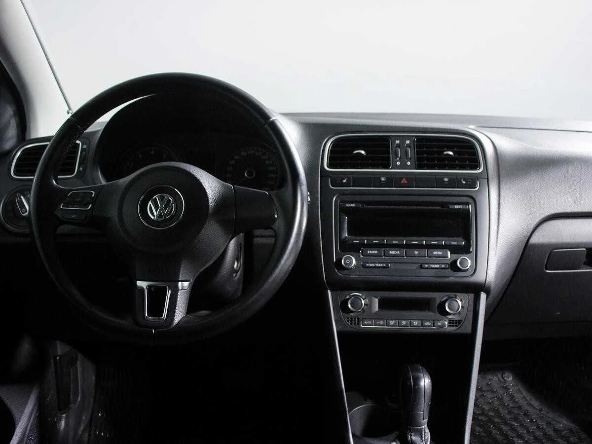 VOLKSWAGEN POLO, Белый, 2012, Автоматическая, 105 л.с., цена от 584 000 руб.