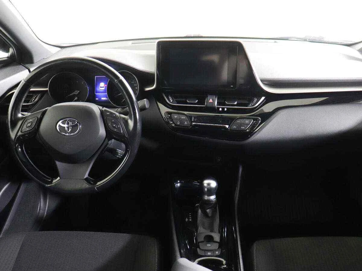 Toyota C-HR, Белый, 2018, Вариатор, 148 л.с., цена от 1 355 000 руб.