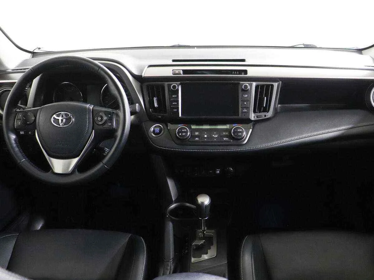 Toyota RAV 4, Красный, 2017, Автоматическая, 150 л.с., цена от 1 650 000 руб.