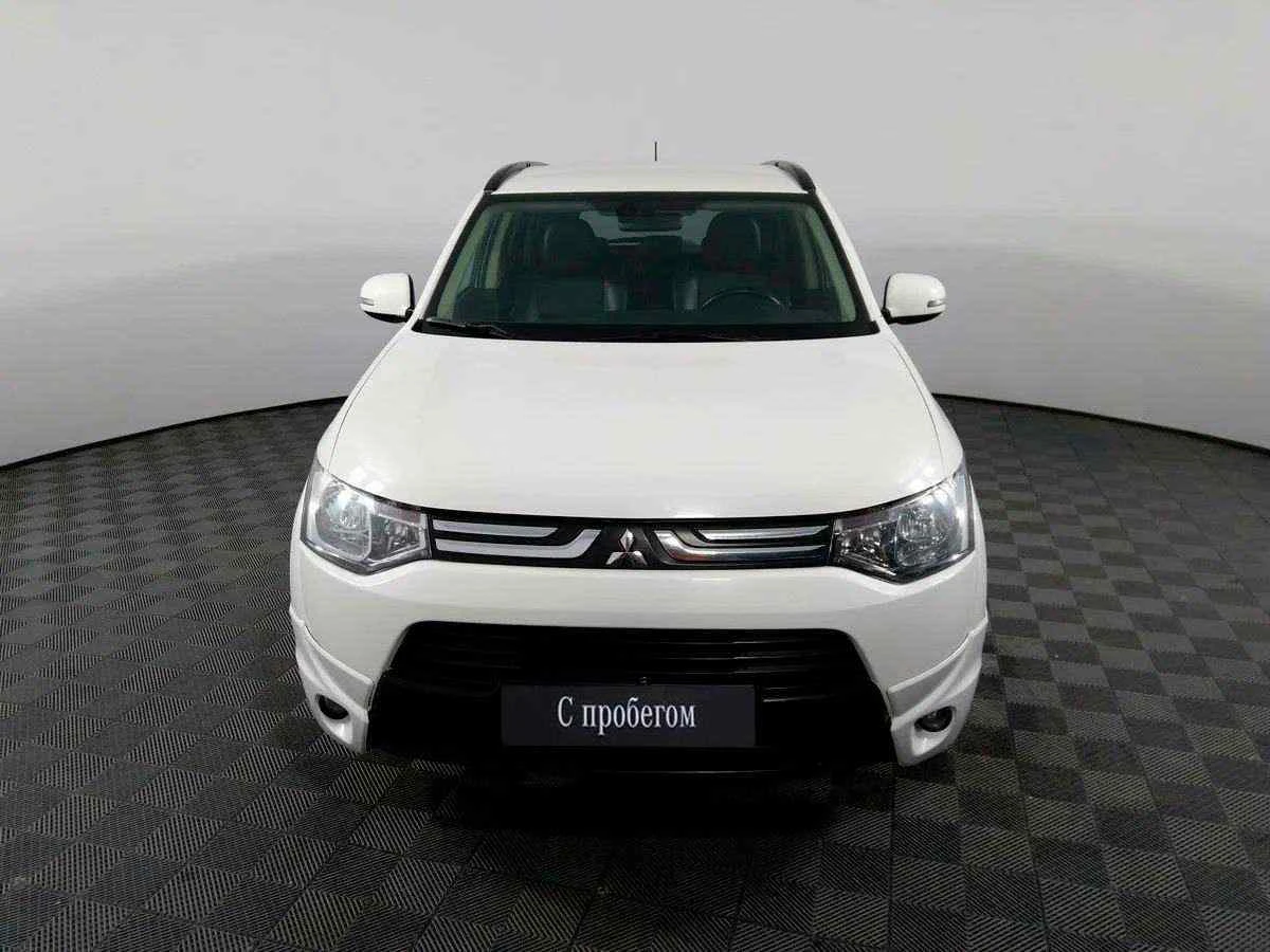 Mitsubishi Outlander, Белый, 2013, Вариатор, 167 л.с., цена от 966 000 руб.