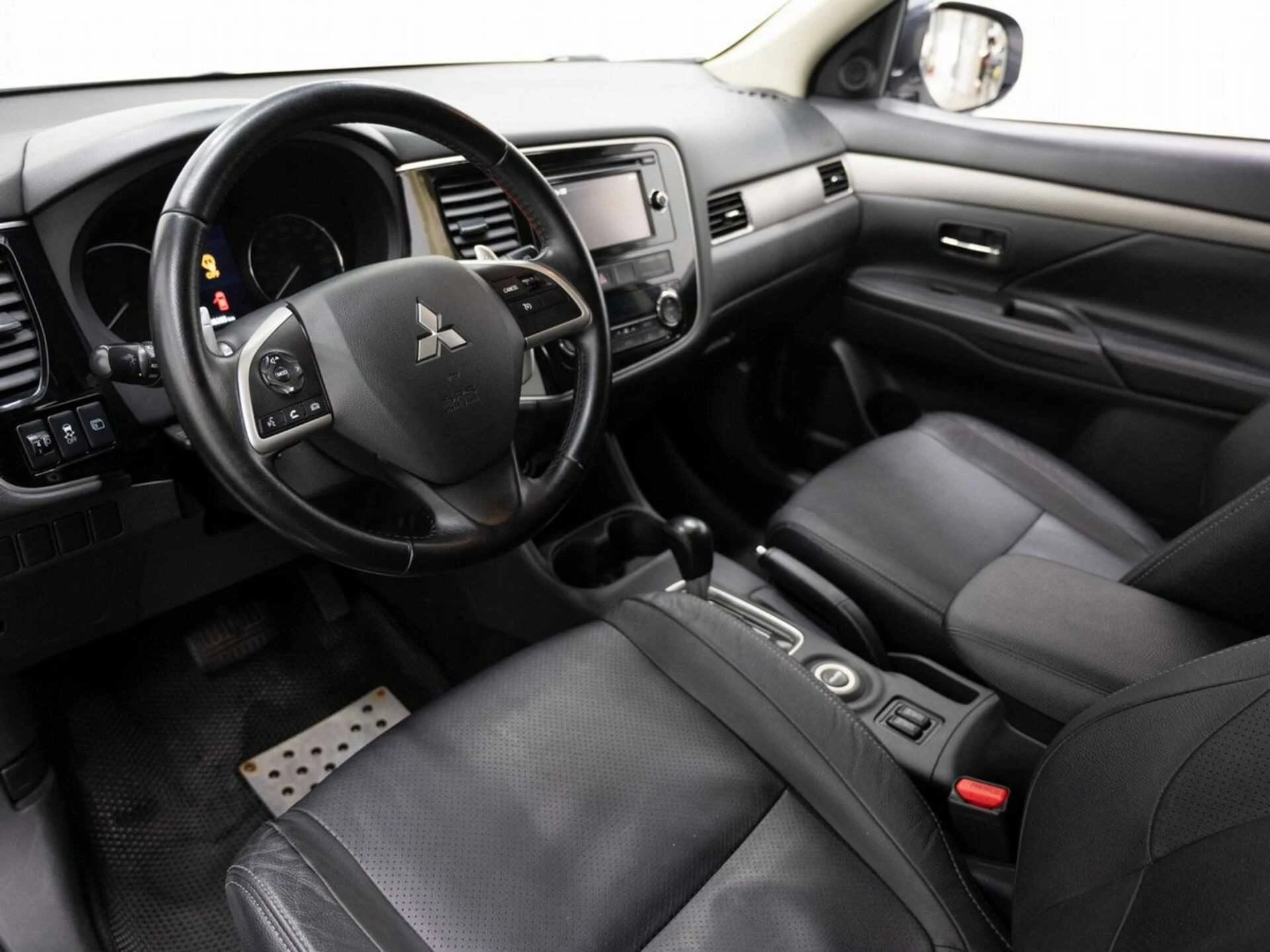 MITSUBISHI OUTLANDER, Белый, 2014, Автоматическая, 230 л.с., цена от 1 264 000 руб.