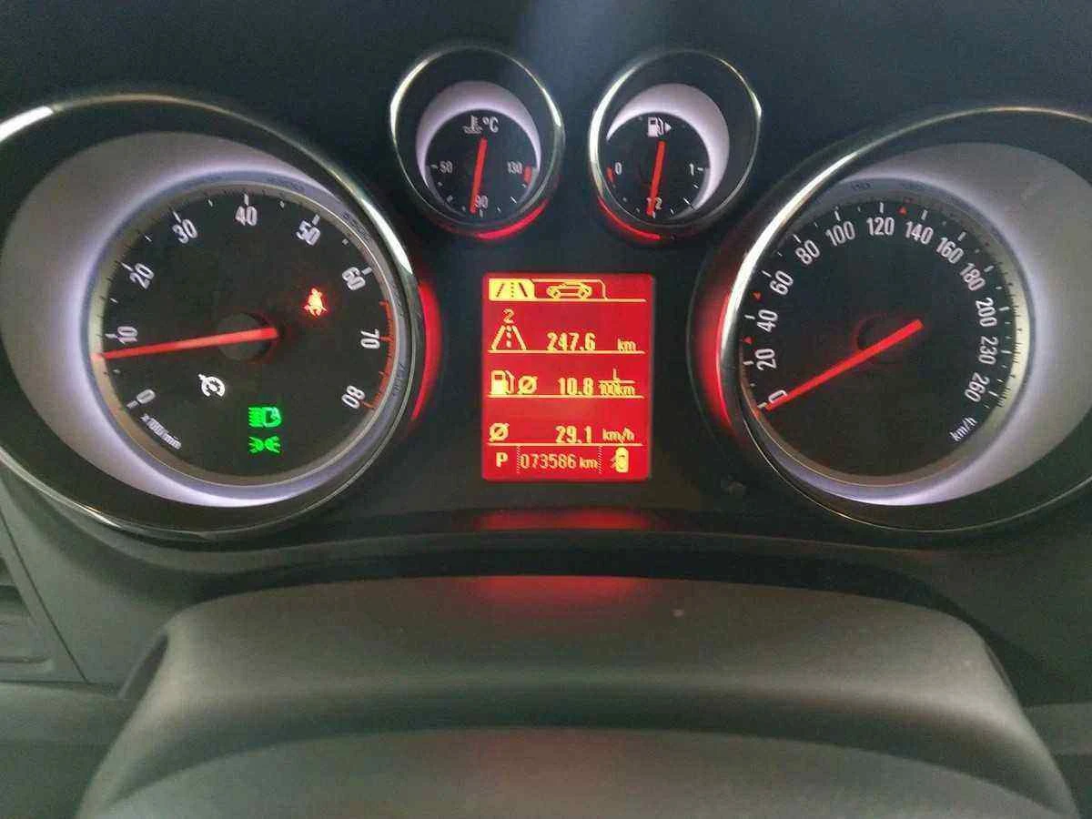 Opel Zafira, Белый, 2014, Автоматическая, 140 л.с., цена от 1 005 000 руб.