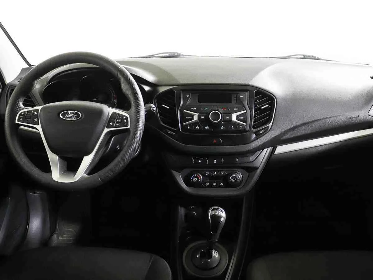 LADA Vesta SW, Серебряный, 2018, Робот, 122 л.с., цена от 489 000 руб.