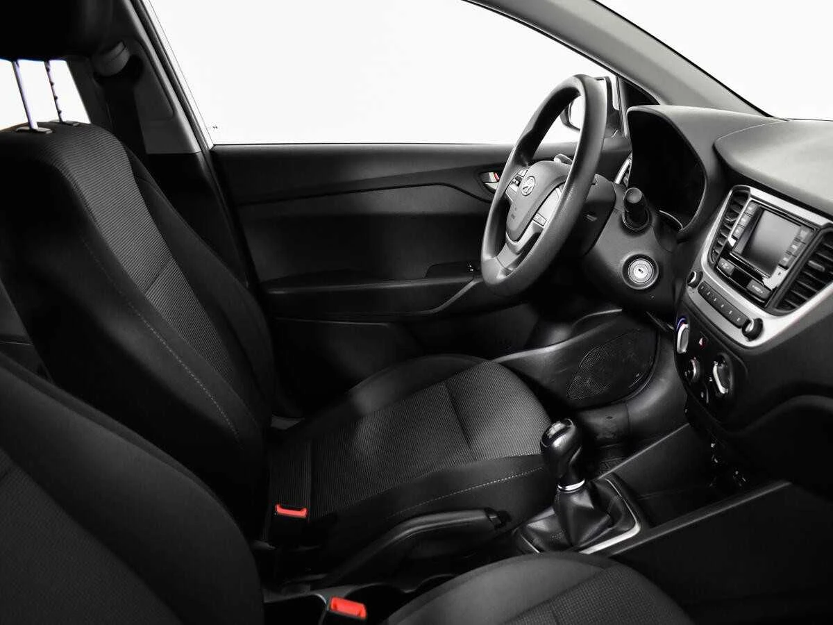 HYUNDAI SOLARIS, Серебряный, 2018, Механическая, 100 л.с., цена от 624 000 руб.