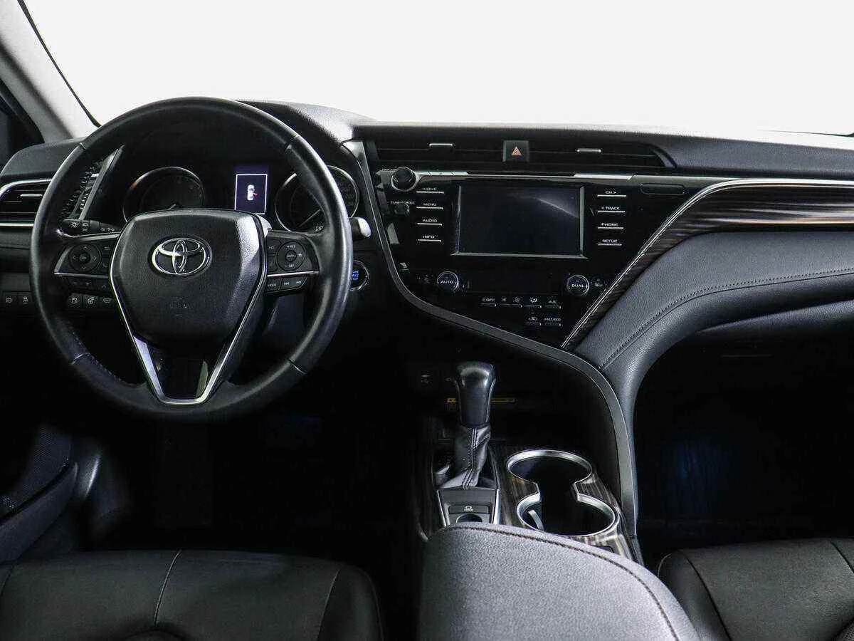 Toyota Camry, Черный, 2018, Автоматическая, 181 л.с., цена от 2 310 000 руб.