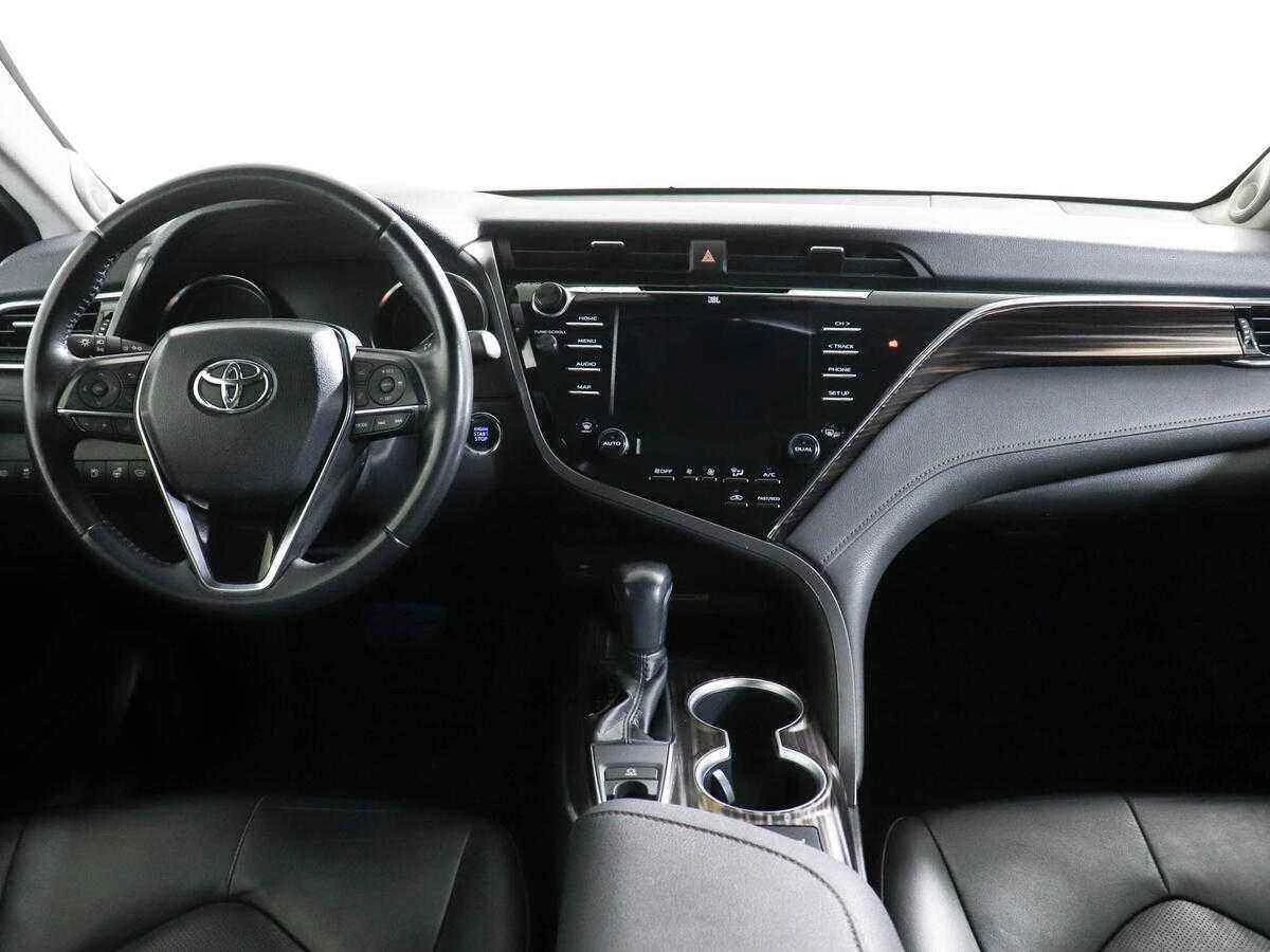 Toyota Camry, Черный, 2018, Автоматическая, 150 л.с., цена от 2 290 000 руб.