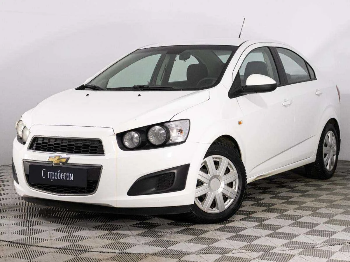 CHEVROLET AVEO, Белый, 2015, Механическая, 115 л.с., цена от 399 200 руб.