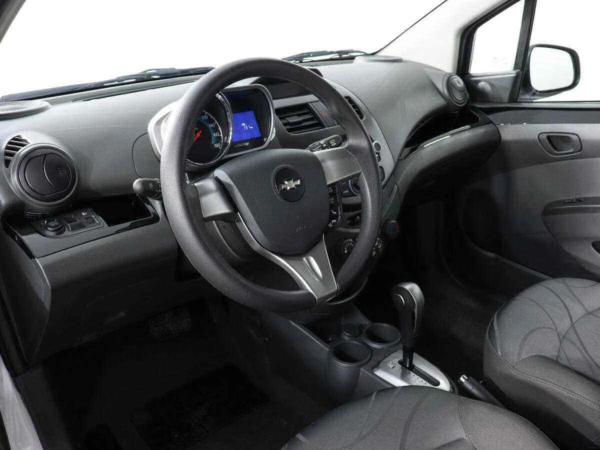 Chevrolet Spark, Серебряный, 2022, Автоматическая, 85 л.с., цена от 938 000 руб.