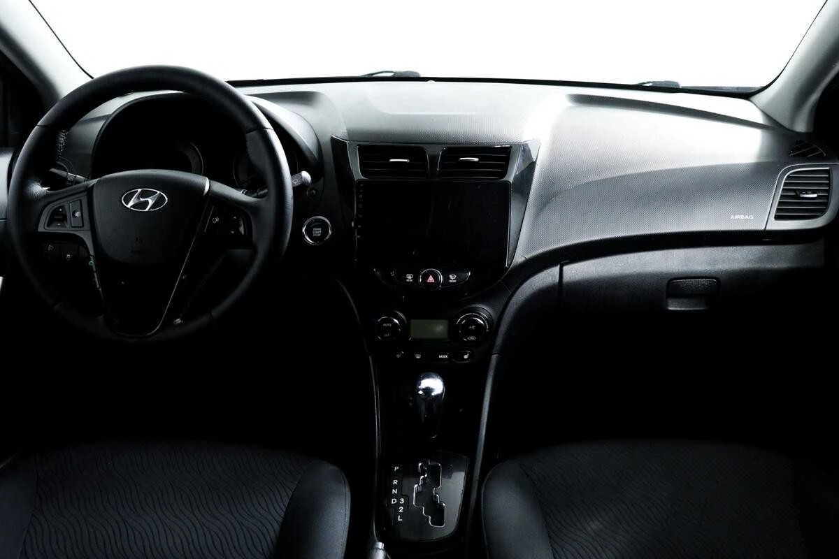 HYUNDAI SOLARIS, Красный, 2012, Автоматическая, 123 л.с., цена от 552 000 руб.