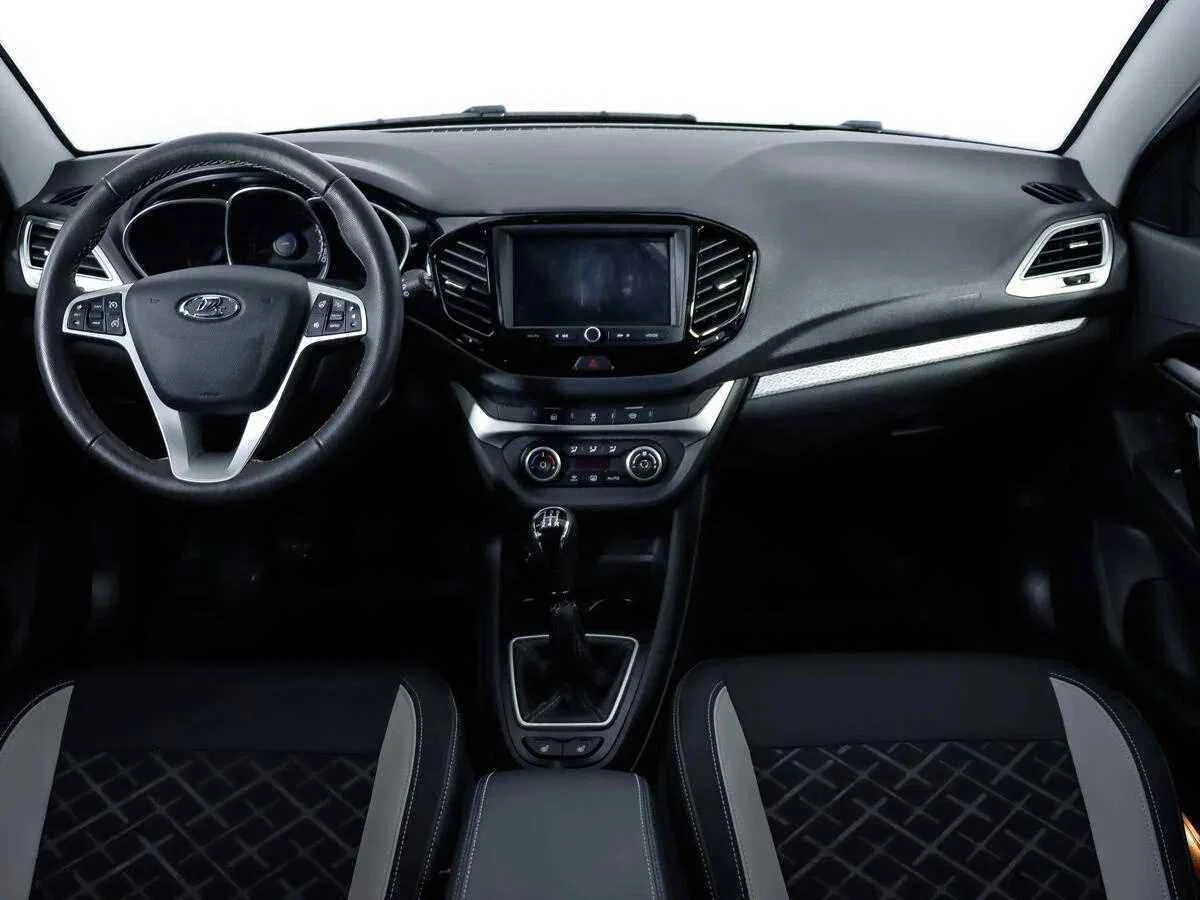 LADA Vesta SW Cross, Красный, 2021, Механическая, 106 л.с., цена от 915 000 руб.