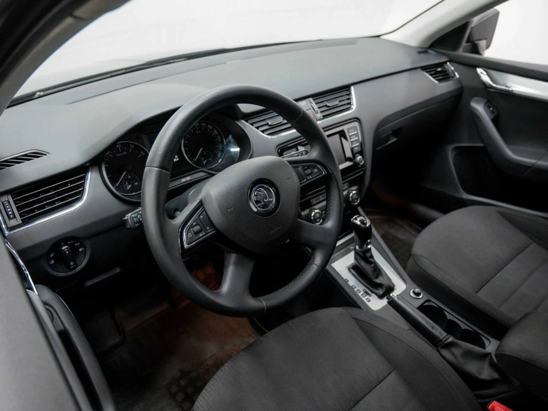SKODA OCTAVIA, Черный, 2013, Робот, 180 л.с., цена от 601 600 руб.