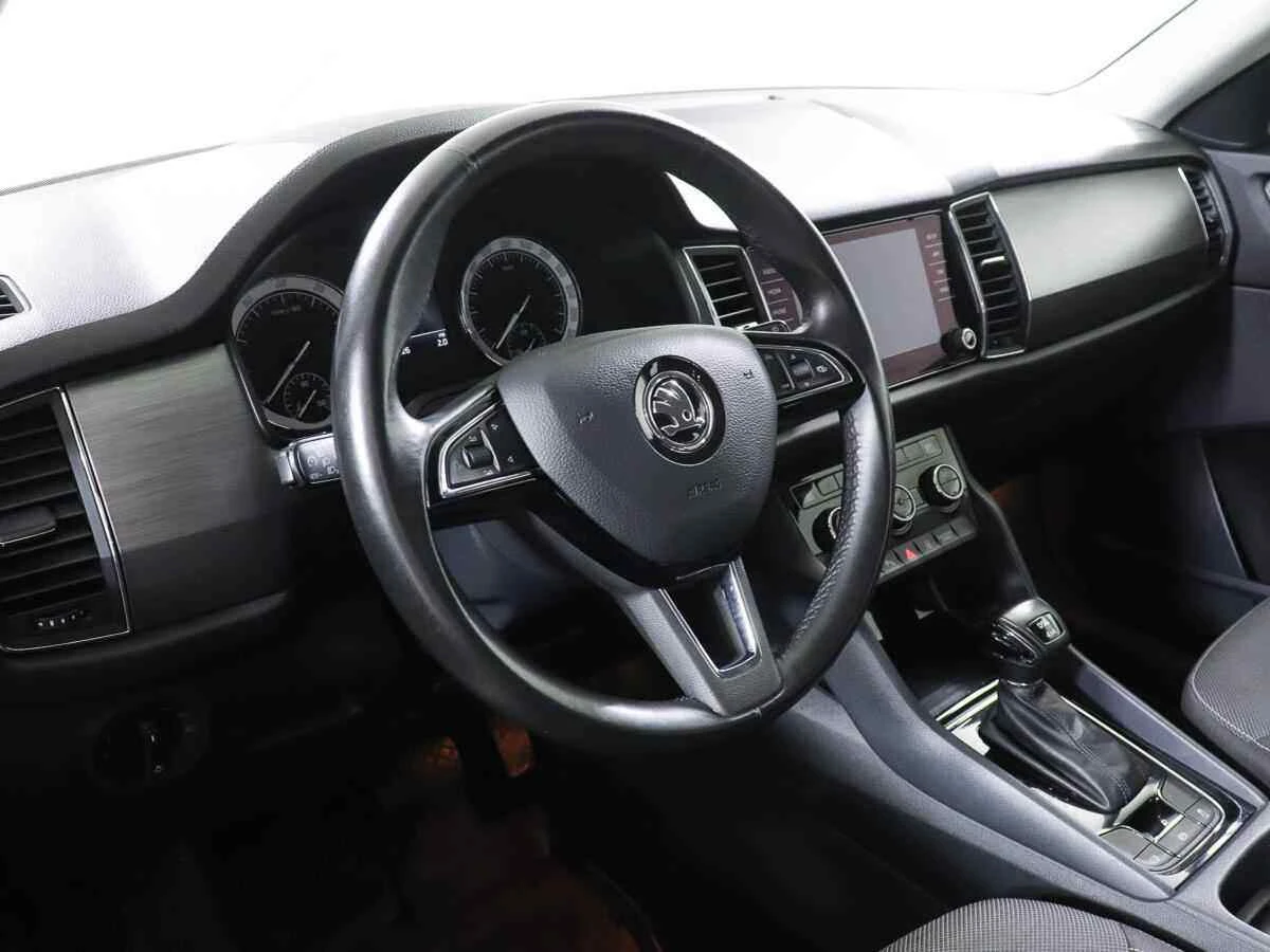 Skoda Kodiaq, Белый, 2018, Робот, 180 л.с., цена от 1 499 000 руб.