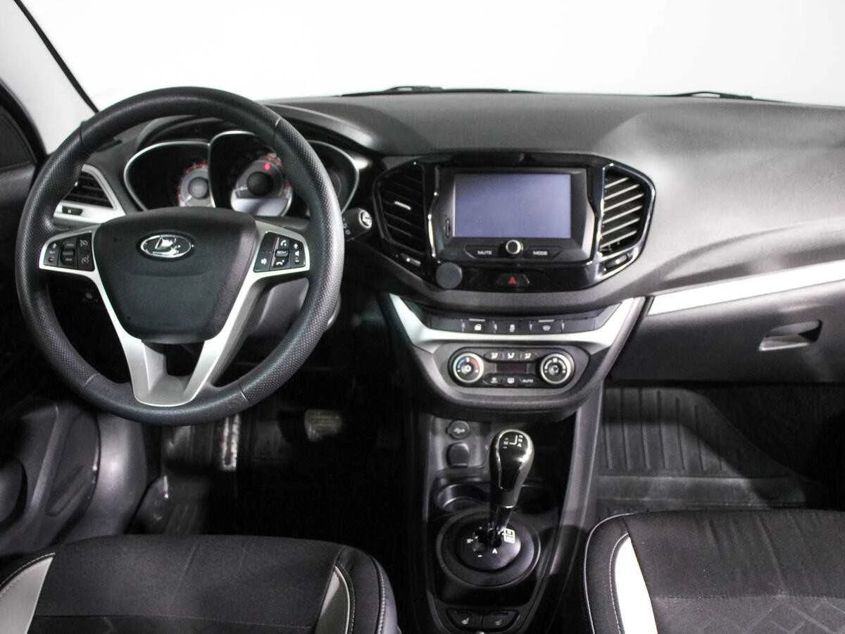 LADA VESTA, Бежевый, 2017, Робот, 122 л.с., цена от 712 000 руб.