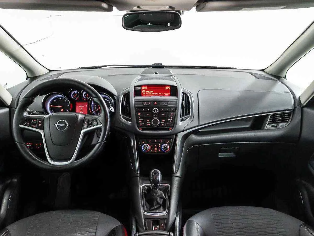 Opel Zafira, Белый, 2013, Механическая, 130 л.с., цена от 659 000 руб.