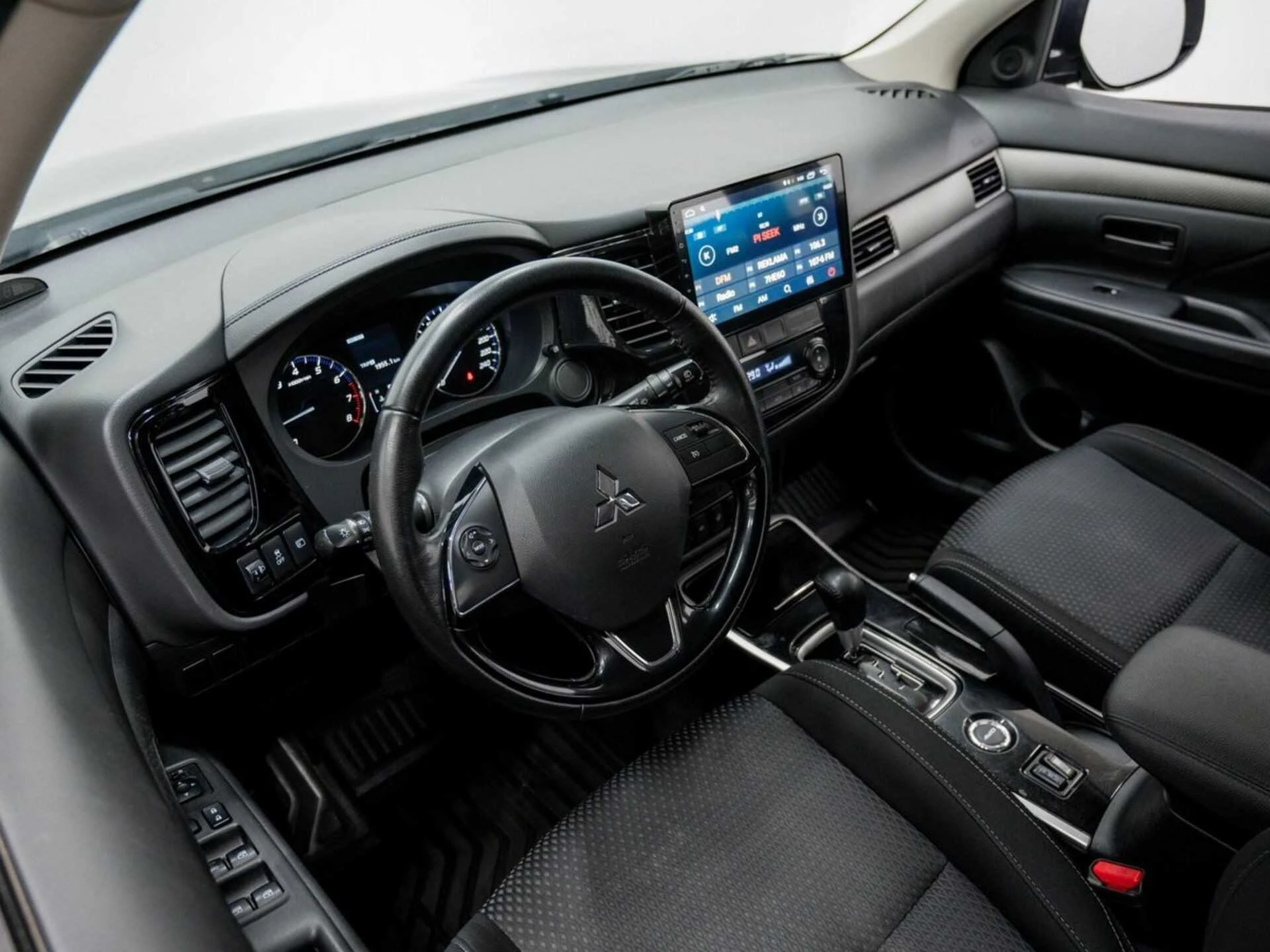 MITSUBISHI OUTLANDER, Серый, 2018, Вариатор, 146 л.с., цена от 1 328 000 руб.