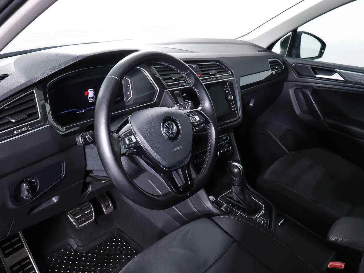 Volkswagen Tiguan, Черный, 2019, Робот, 220 л.с., цена от 2 033 000 руб.