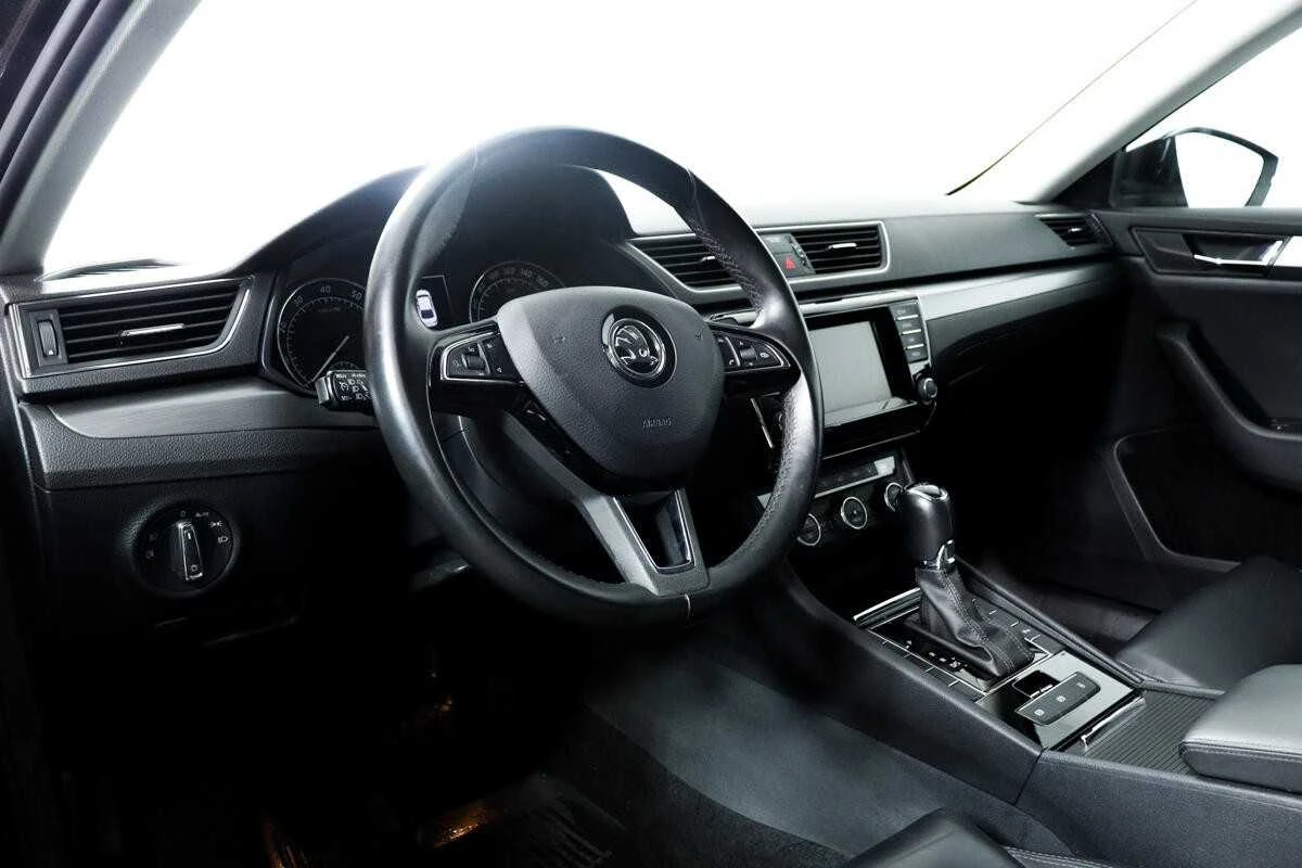 SKODA SUPERB, Черный, 2016, Робот, 180 л.с., цена от 1 149 600 руб.